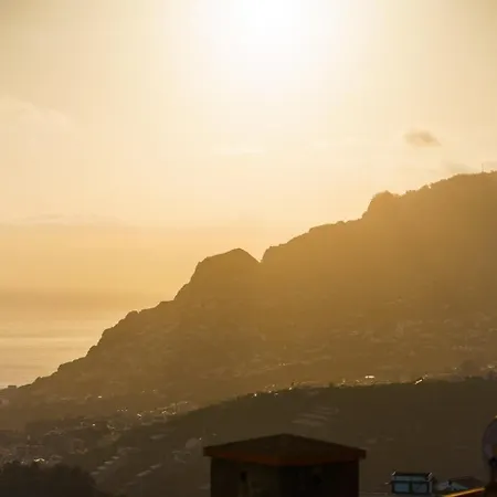 Guestready - Sea-view Retreat In Madeira בית הארחה